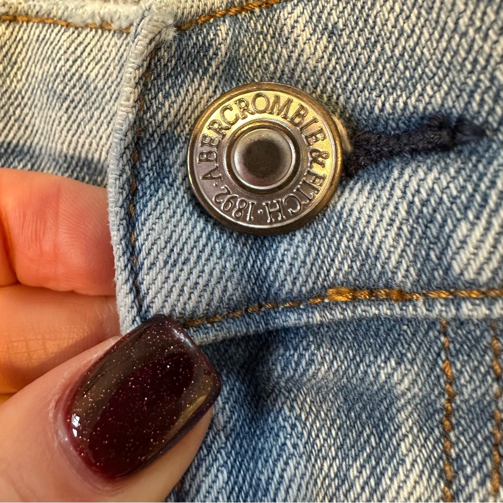 Abercrombie & Fitch The 90’ Slim Straight Ultra High Rise Jeans - Picture 6 of 7